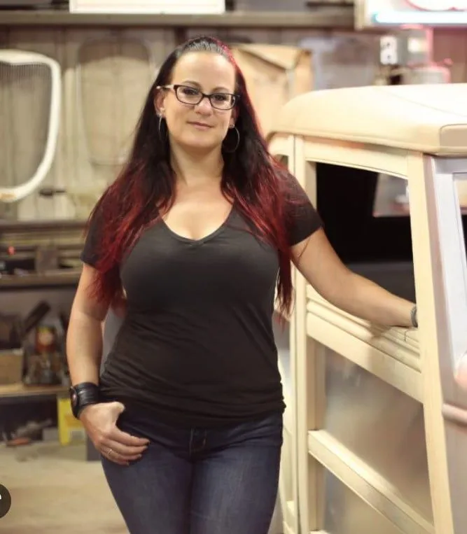 Sarah Lateiner Sexy (11 Photos)