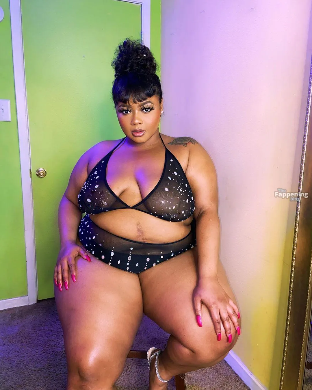 Icess Cornish Sexy (4 Photos)