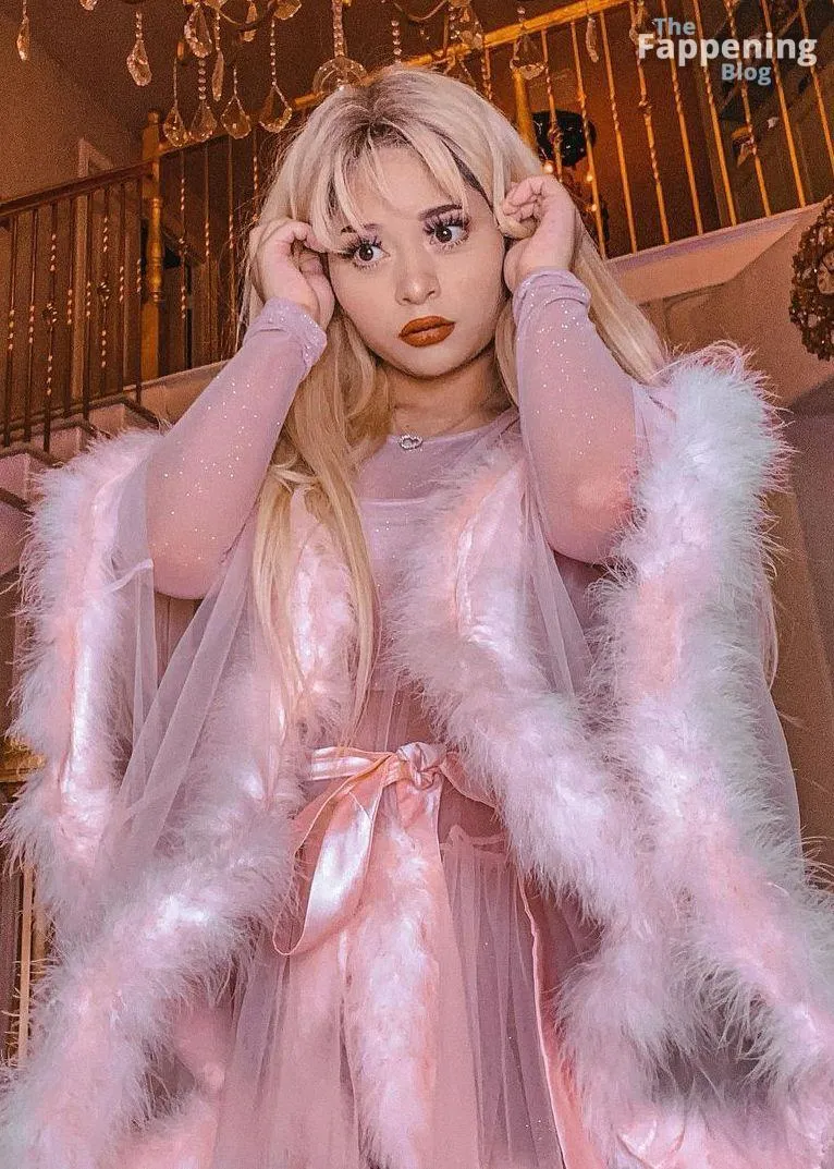 Alex Einstein Sexy (5 Photos)