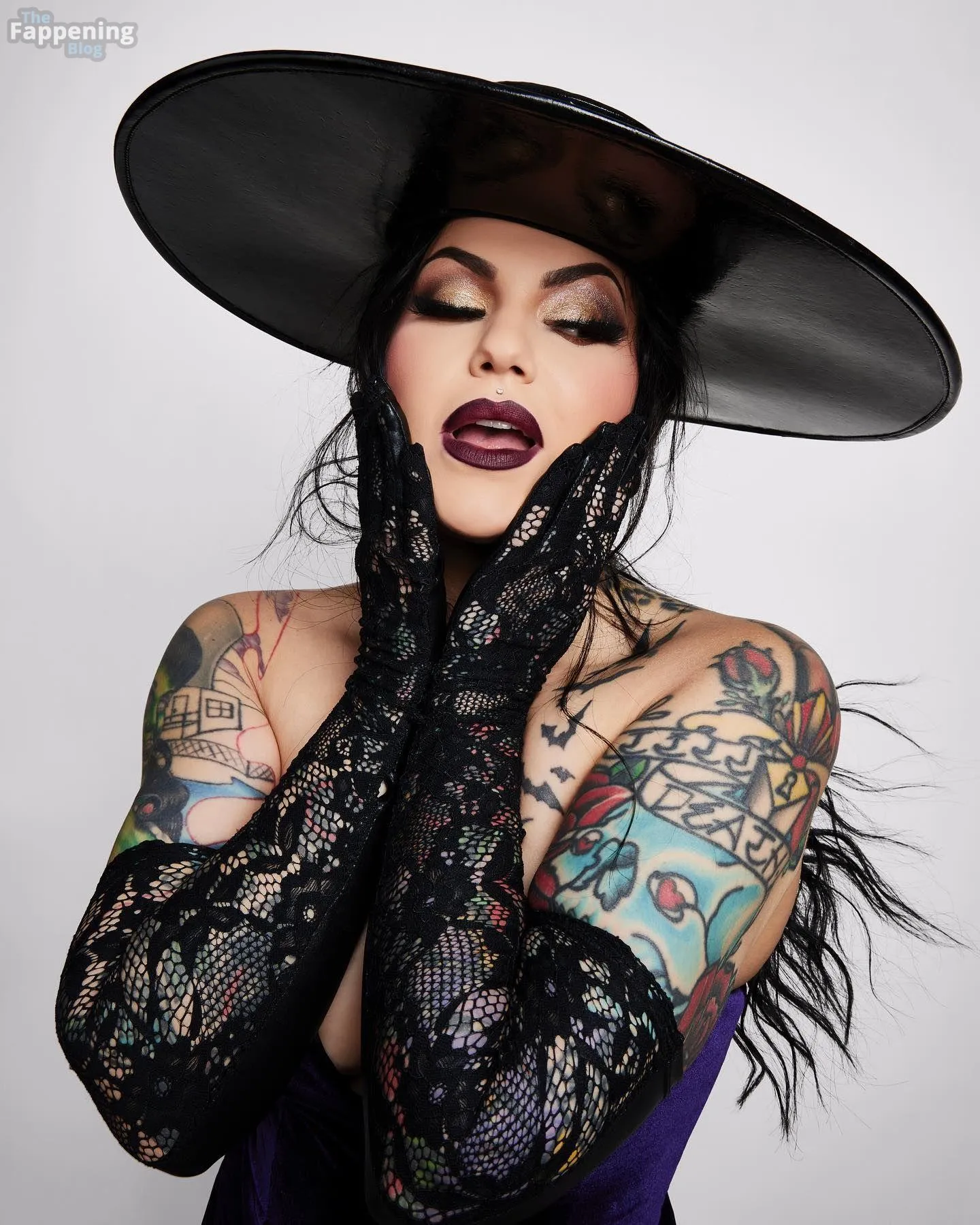 Bailey Sarian Sexy Collection (20 Photos)