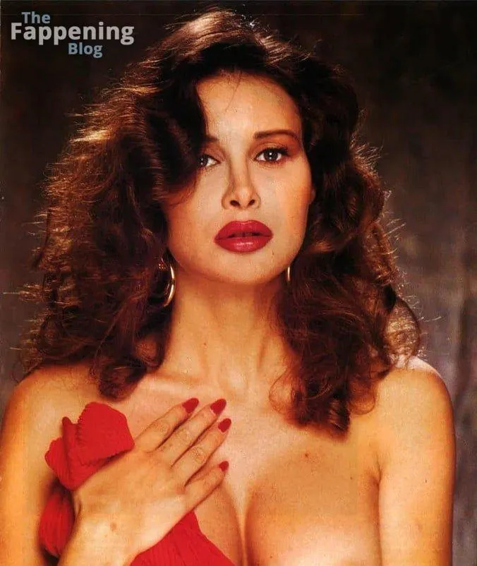 Federica Farnese Nude (10 Photos)