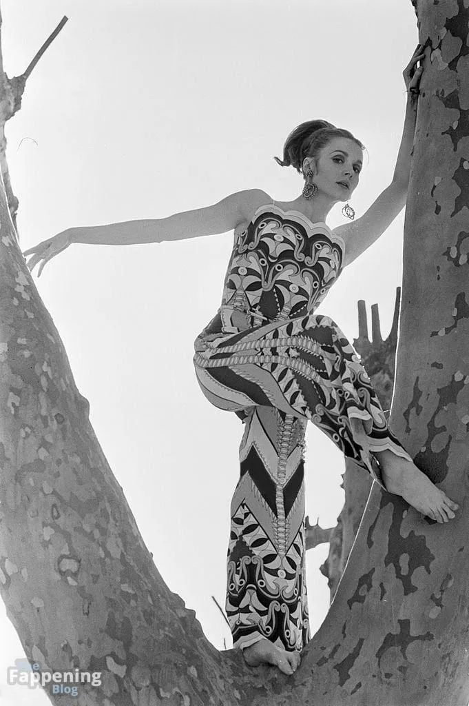 Francoise Dorleac Nude & Sexy Collection (19 Photos)