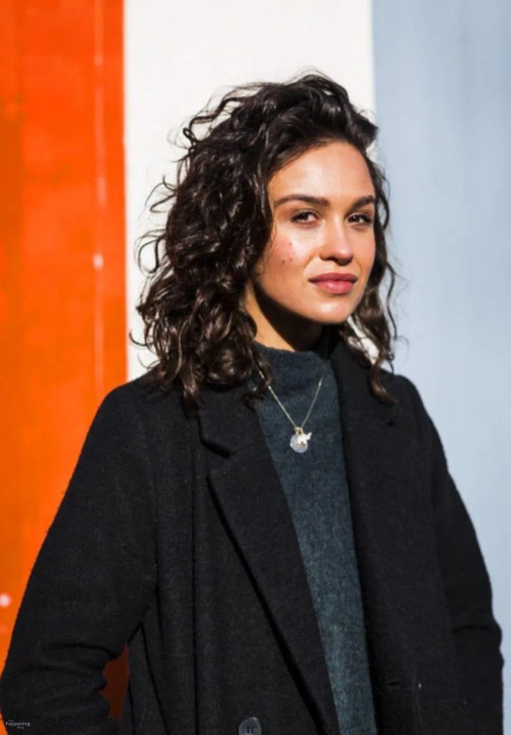 Holly Mae Brood Sexy (2 Photos)