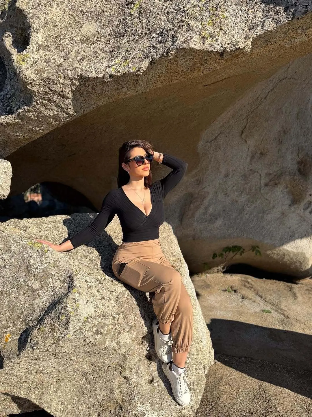 Maddalena Cabizzosu Shows Off Her Sexy Boobs in a Black Top (7 Photos)