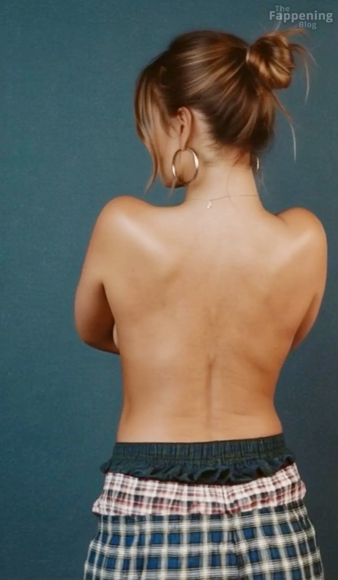 Tate McRae Flashes Her Nude Tits in a New Studio Shoot (15 Photos)