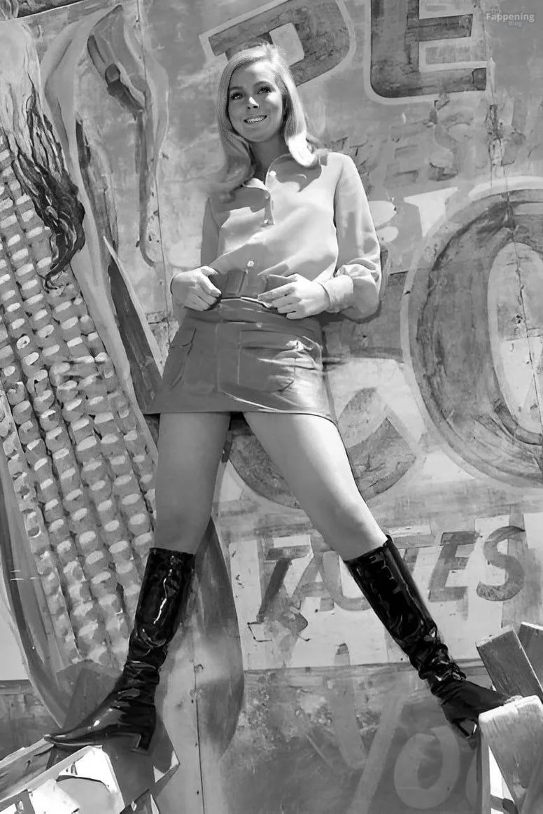 Venita Wolf Sexy (14 Photos)