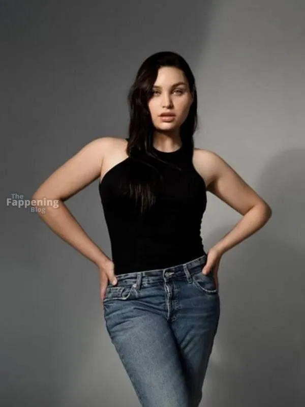 Estefania Villarreal Sexy Collection (8 Photos)