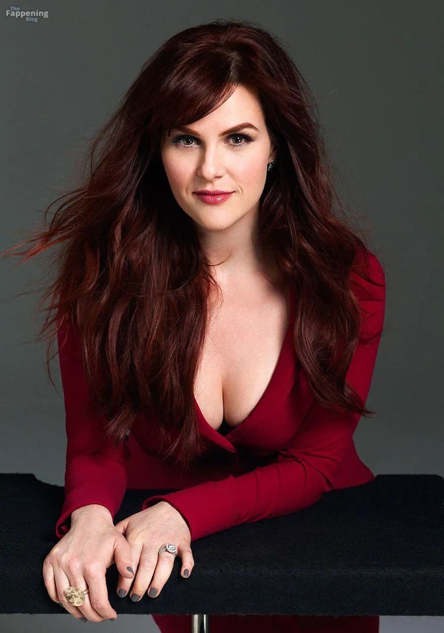 Sara Rue Sexy Collection (19 Photos)