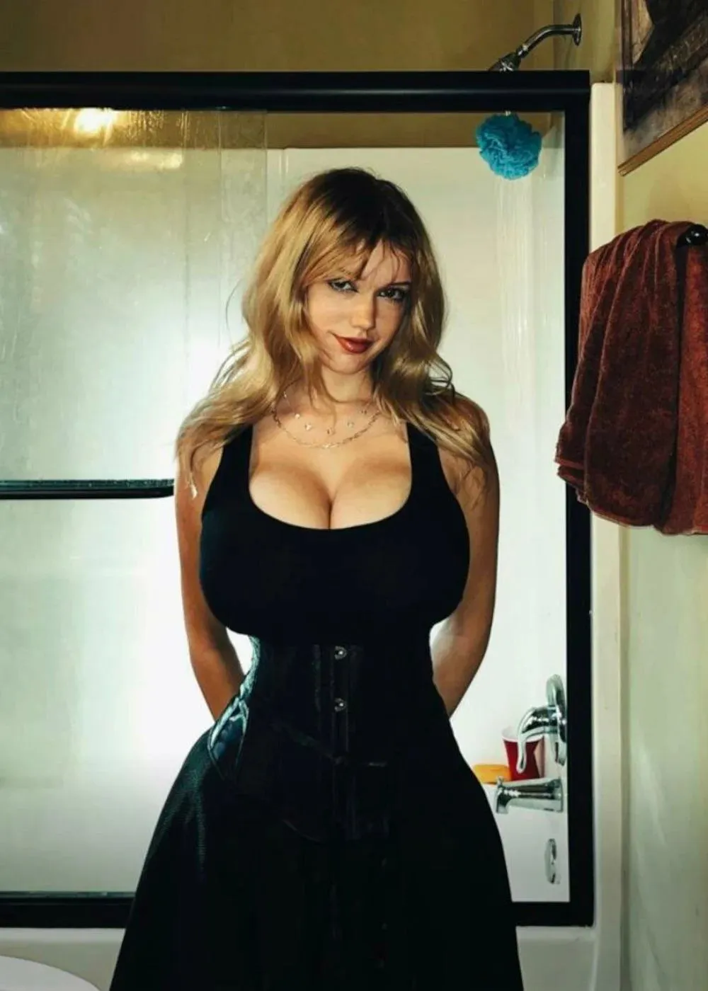 Mikah Lynn Sexy Collection (24 Photos)