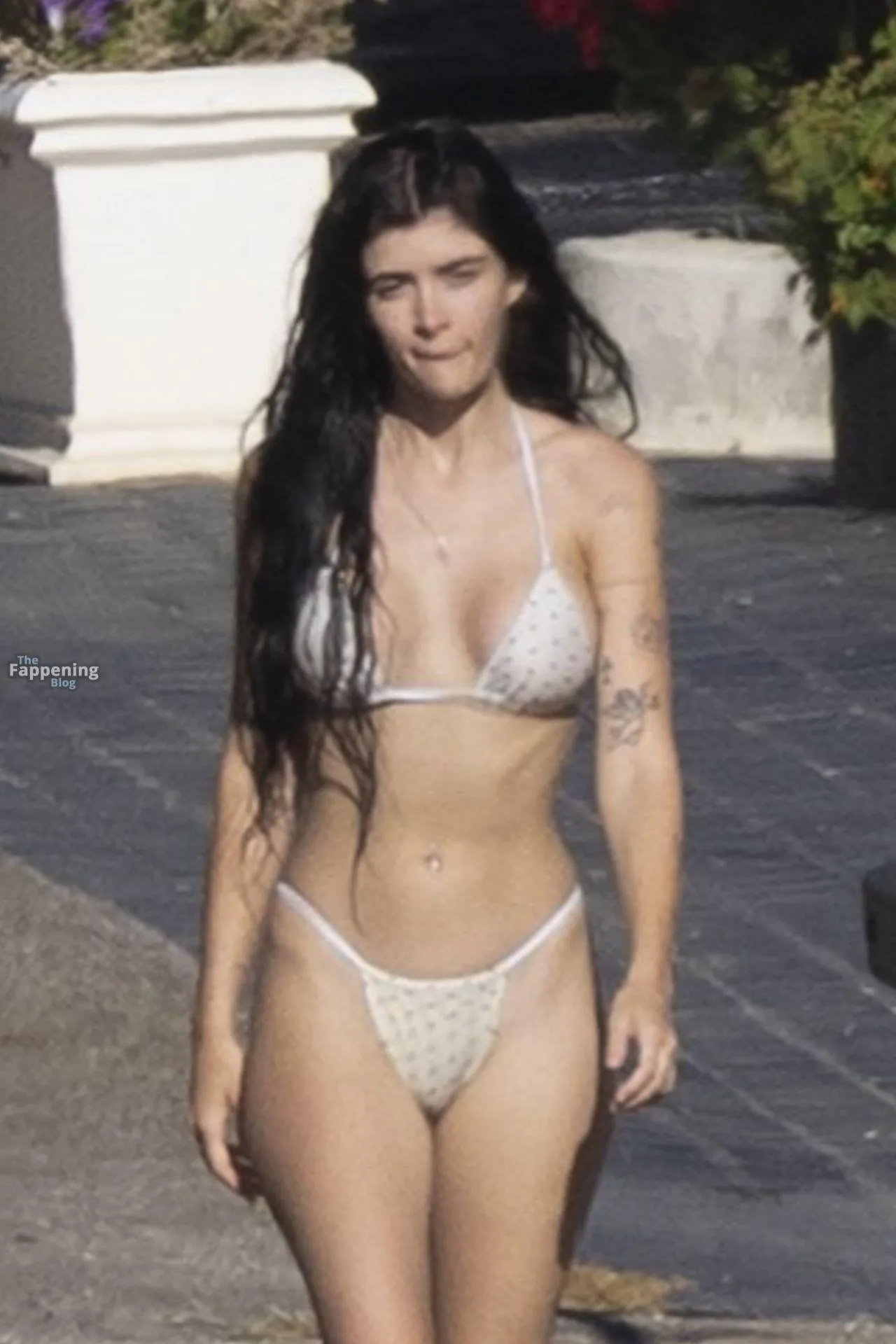 Sami Sheen Shares Beach Stroll with Boyfriend in Malibu (31 Photos)