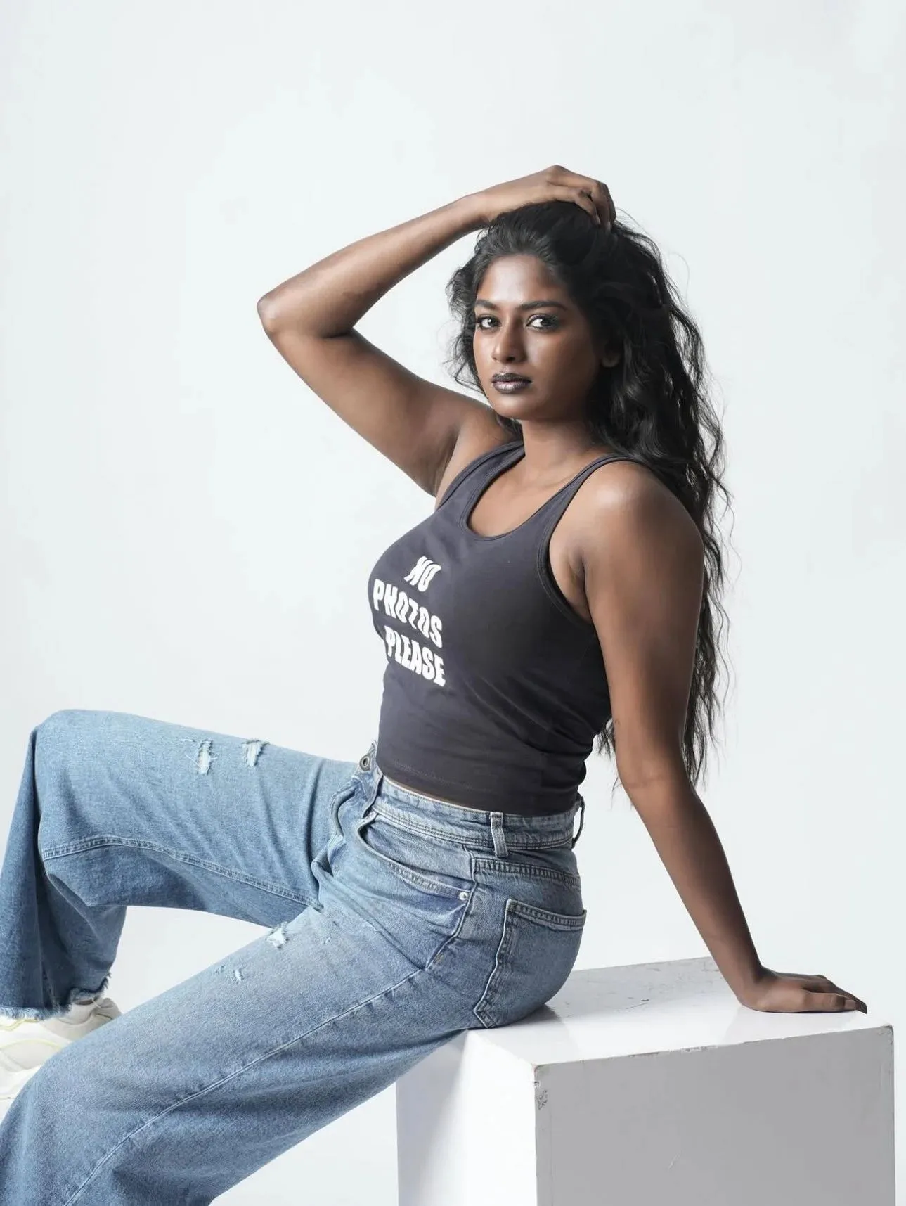 Vinusha Devi Sexy Collection (19 Photos)
