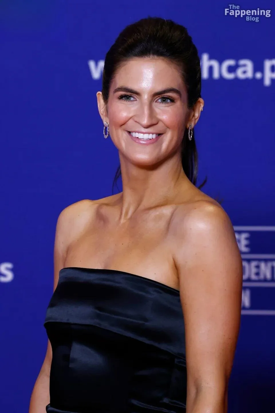 Kaitlan Collins Sexy (8 Photos)