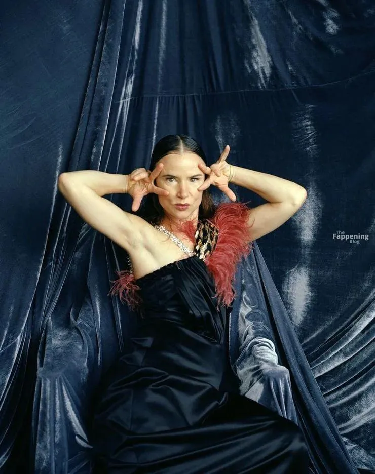 Juliette Lewis Sexy Collection (20 Photos)