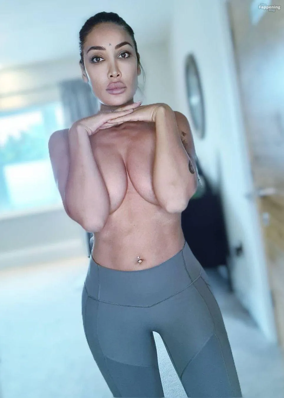 Sofia Hayat Sexy & Topless Collection (19 Photos)